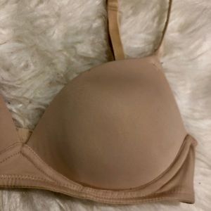 Victoria Secret Pink No Wire Push-up Bra